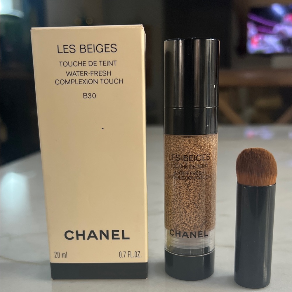 Chanel Les Beiges Water Fresh Complexion Touch B30